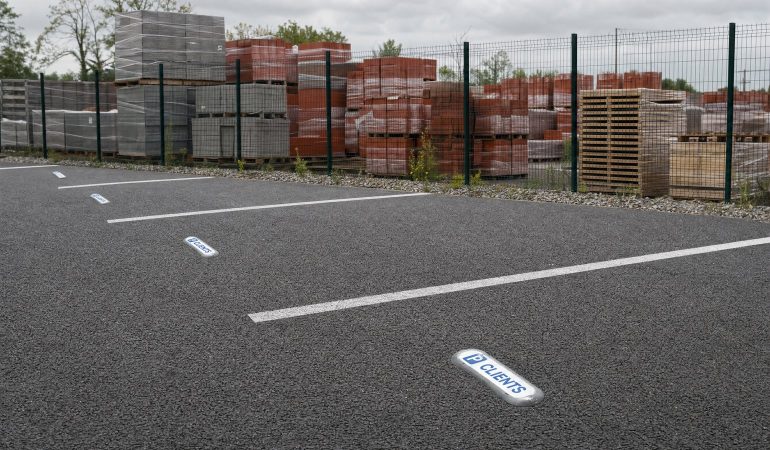 Revendeur Com’Park distributeur BTP Rennes — kit signalétique de parking modulable CLIENTS