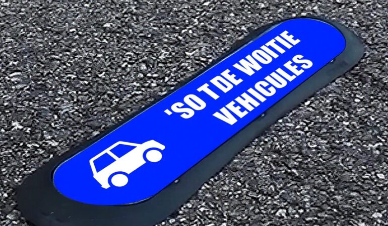 Signaletique parking parking Com Park brevetee visuel sortie vehicules installee en france