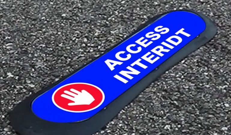 Signaletique parking parking Com Park brevetee visuel acces interdit installee en france