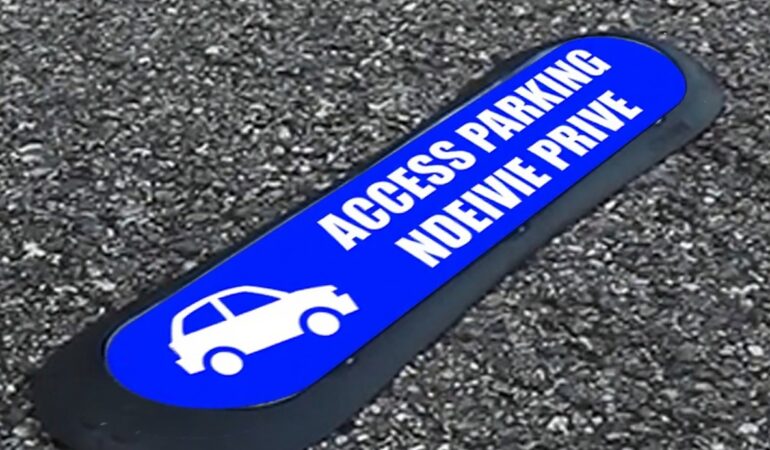 Signaletique parking copropriete Com Park brevetee visuel acces parking prive installee en france